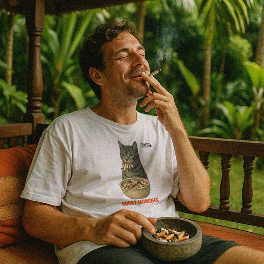 Durry Munching Kitty